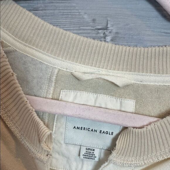 American Eagle Outfitters Beige and Cream Pullover - Picture 2 of 4